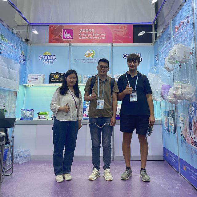 Diapersun Exhibition Booth Baby Adult Diapers Team Photo
